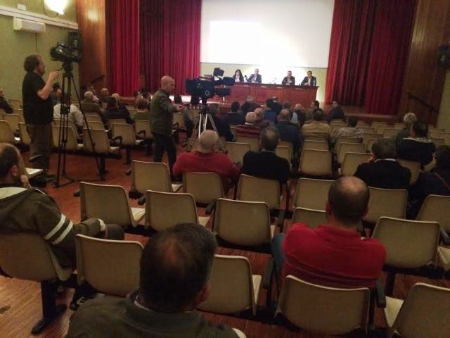 Más de medio centenar de afectados participan en la charla informativa sobre las ayudas en cultivos con estructuras de protección dañados por el temporal de nieve