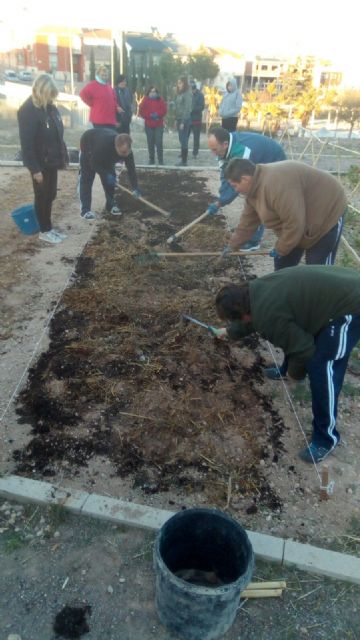 El Colectivo 'El Candil' desarrolla en Totana diversas acciones para la inserción laboral de personas en situación de vulnerabilidad social