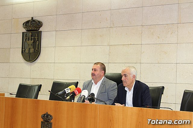 El alcalde afirma que el PP miente y no hubo ninguna reunión a nivel político en el ayuntamiento con representantes de Adif