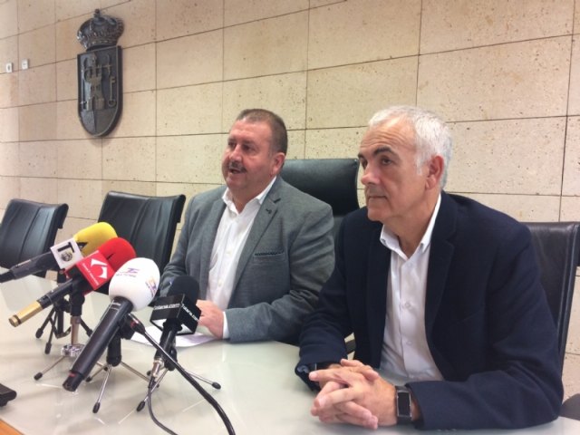 El alcalde se reúne con el diputado Martínez Baños para abordar asuntos de interés para el municipio