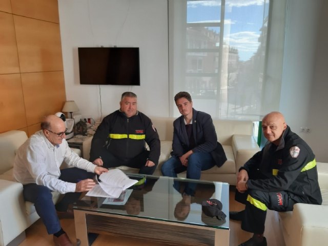 Se suscribe un convenio de colaboración entre el Ayuntamiento y la Agrupación de Voluntarios de Protección Civil para el desarrollo de actividades de voluntariado durante el próximo año
