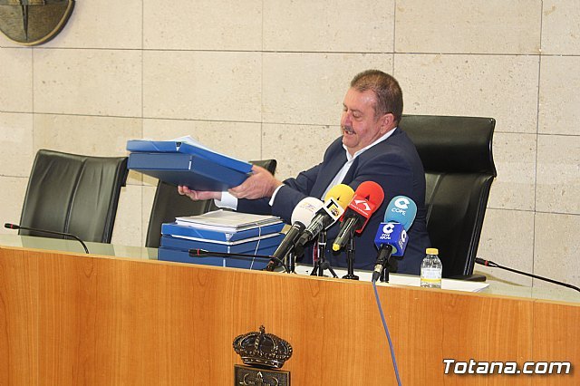 El alcalde da cuenta de la tramitación del expediente de construcción de una gasolinera en el barrio de Triptolemos