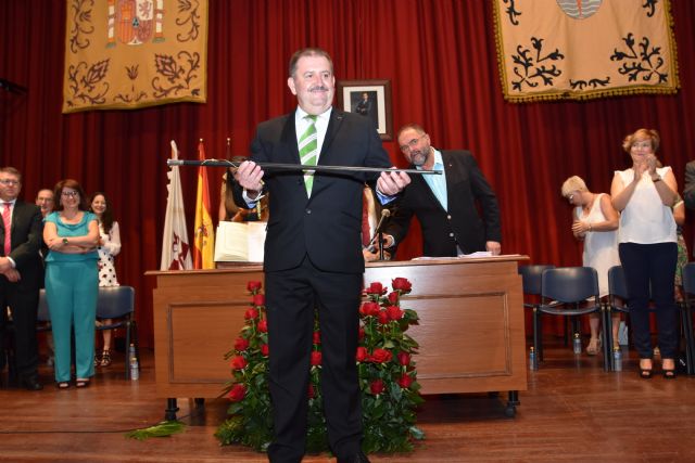 Andrés García Cánovas toma el relevo en la Alcaldía para los dos próximos años de legislatura