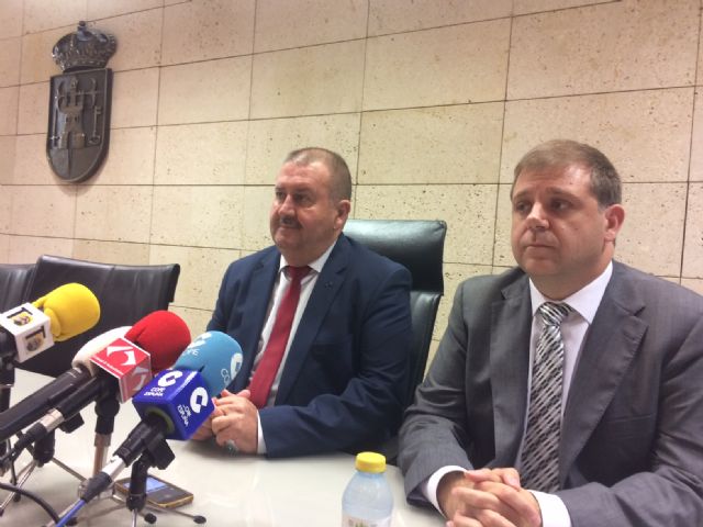 El alcalde se reúne con el presidente nacional de Correos con el fin de trasladarle las necesidades y demandas que permitan mejorar el funcionamiento del servicio en este municipio