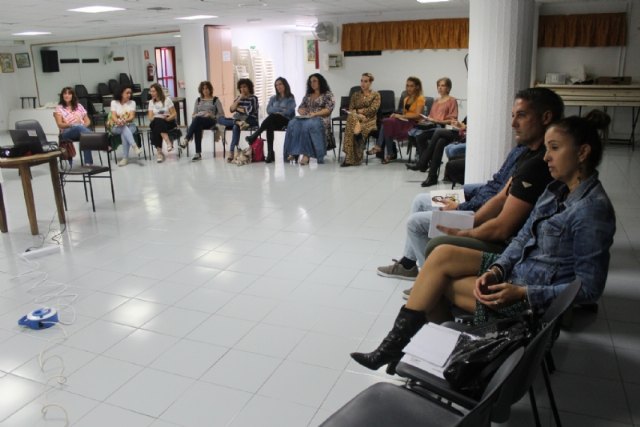 Asociaciones y entidades que operan con población vulnerable de Totana mantienen una reunión