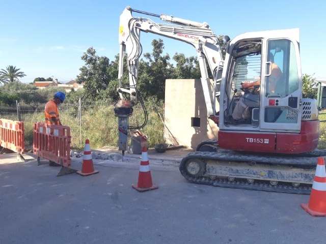 Esta semana está previsto que finalicen las obras de instalación de una tubería de distribución de agua potable en el Camino de Los Sifones