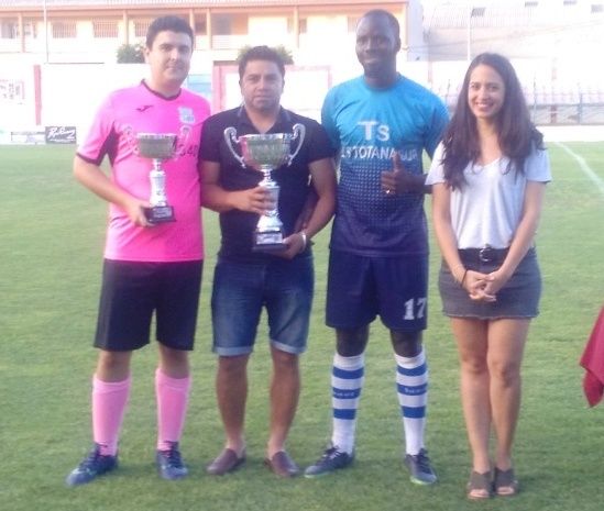 La Concejalía de Deportes pone fin a la temporada de la Liga de Fútbol 'Enrique Ambit Palacios' y la Copa 'Juega Limpio' con la entrega de trofeos en el estadio municipal 'Juan Cayuela'