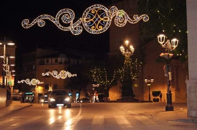 Se adjudica el contrato de suministro y arrendamiento, mantenimiento y desmontaje de iluminación para las fiestas patronales y de Navidad
