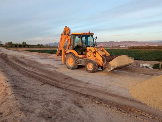 Adjudican el servicio y suministro de zahorra para reparación de caminos públicos en el término municipal de Totana