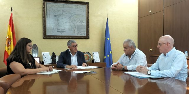La CHS analiza con el Ayuntamiento de Totana la situación del talud de la rambla de Lébor a la altura de Las Viñas Carivete