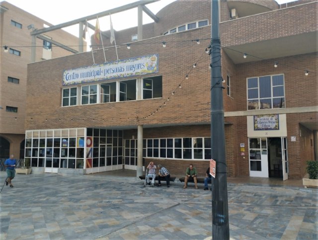Adjudican el servicio de animación sociocultural de los Centros Municipales para Personas Mayores de la plaza Balsa Vieja y El Paretón-Cantareros