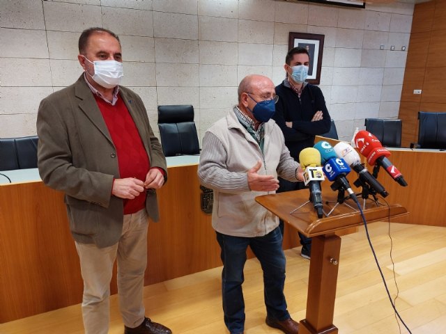 El delegado del Gobierno se compromete a gestionar una reunión con la Secretaría de Estado de Transportes y la dirección de ADIF para tratar el proyecto de la catenaria del AVE