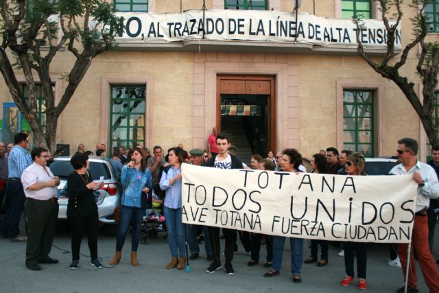 El Pleno acuerda exigir a Adif y al Ministerio de Fomento la retirada inmediata del nuevo trazado del AVE a su llegada a Totana