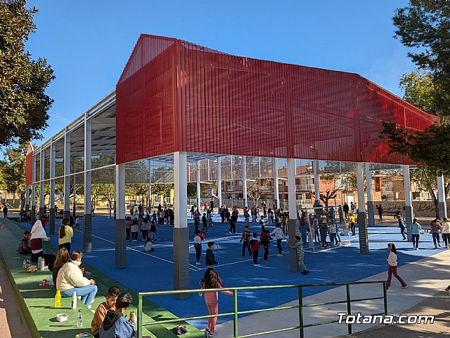Inauguran la nueva pista polideportiva del CEIP Tierno Galván