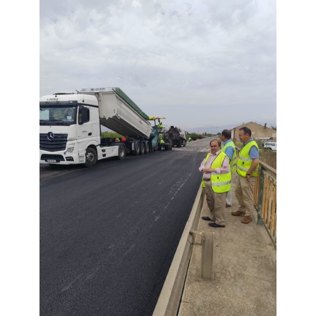 La Comunidad mejora el firme del puente sobre el río Guadalentín, en la carretera regional que une Totana con Mazarrón
