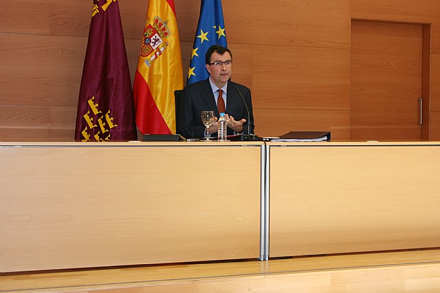 El portavoz del Ejecutivo murciano, José Ballesta, en la rueda de prensa para informar de los asuntos tratados por el Consejo de Gobierno.