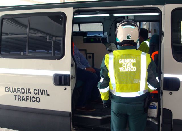La Guardia Civil detiene a un conductor por suplantar la identidad de un conocido para conducir con pérdida total de puntos