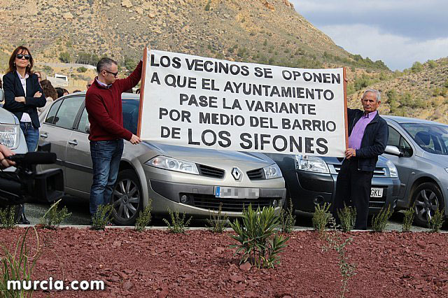Vecinos de Los Sifones durante la inauguración del Yacimiento Argárico de La Bastida / Murcia.com