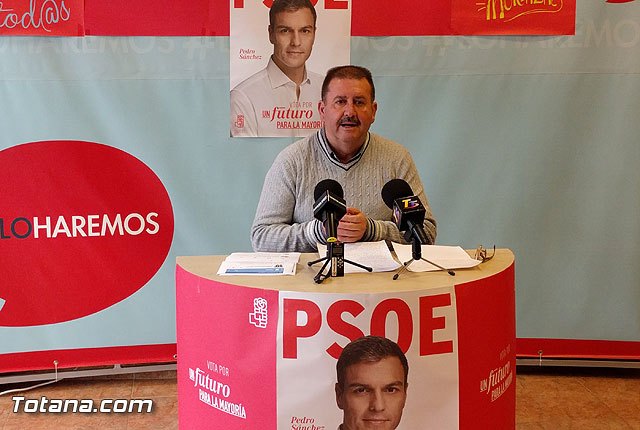 Rueda de prensa del PSOE de Totana sobre la polémica en torno a las declaraciones en redes sociales tras la agresión a Rajoy