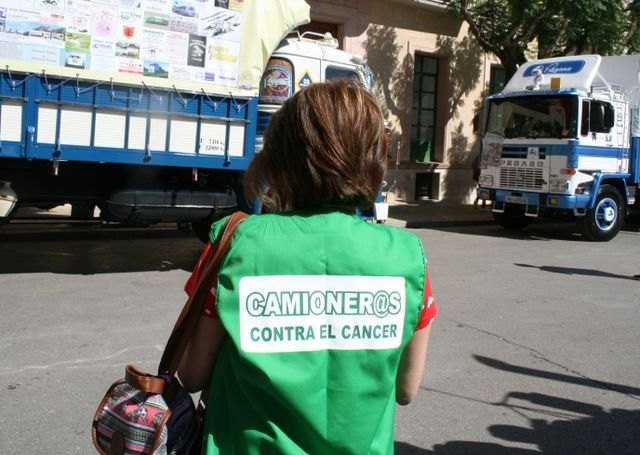Subvencionan con 300 euros a la Asociación Española contra el Cáncer con destino al proyecto 'Camioner@s contra el Cáncer'