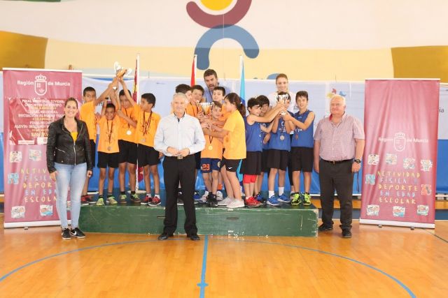 El programa de Deporte Escolar ofertado por la Concejalía de Deportes ha registrado, en su última edición, una participación de 2.069 escolares de los diferentes centros de enseñanza