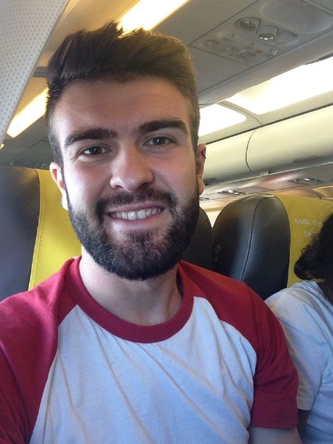 El joven enfermero totanero Antonio Cayuela ayuda a salvar la vida de una pasajera en un vuelo desde Edimburgo