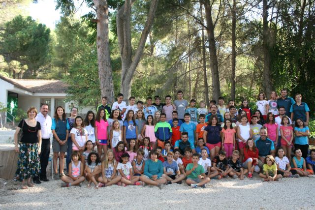 Un total de 65 niños y niñas participan en el campamento del Aula de Naturaleza 'Las Alquerías'