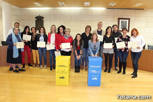 Entrega de premios a los centros de enseñanza participantes en el proyecto RED EDUCA EN ECO.