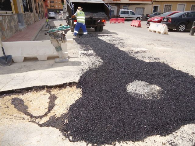 Se acuerda iniciar el expediente para contratar la asistencia de reposición de pavimento en las actuaciones del Servicio Municipal de Aguas