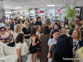 Totana arropa a Raquel Montiel en la presentación de su primera novela: Totana arropa a Raquel Montiel en la presentación de su primera novela: